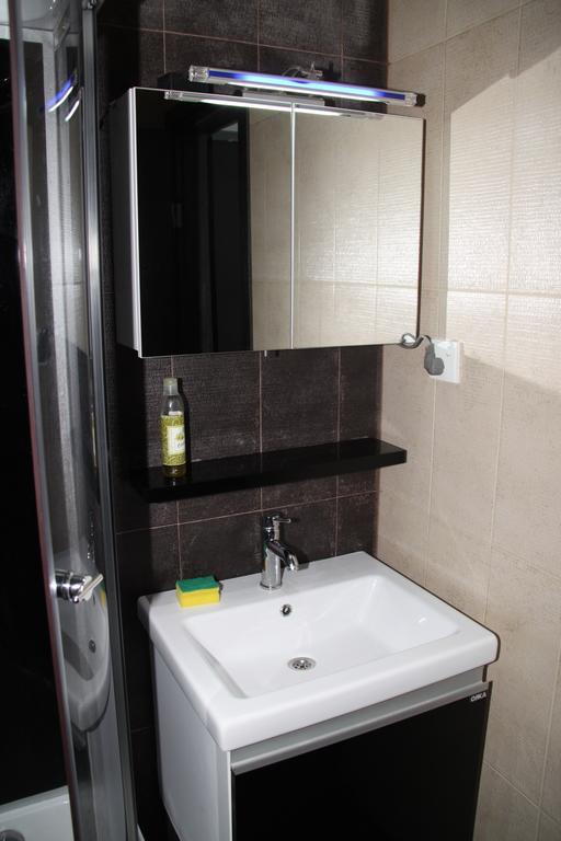 Black-White Rooms Batumi Esterno foto